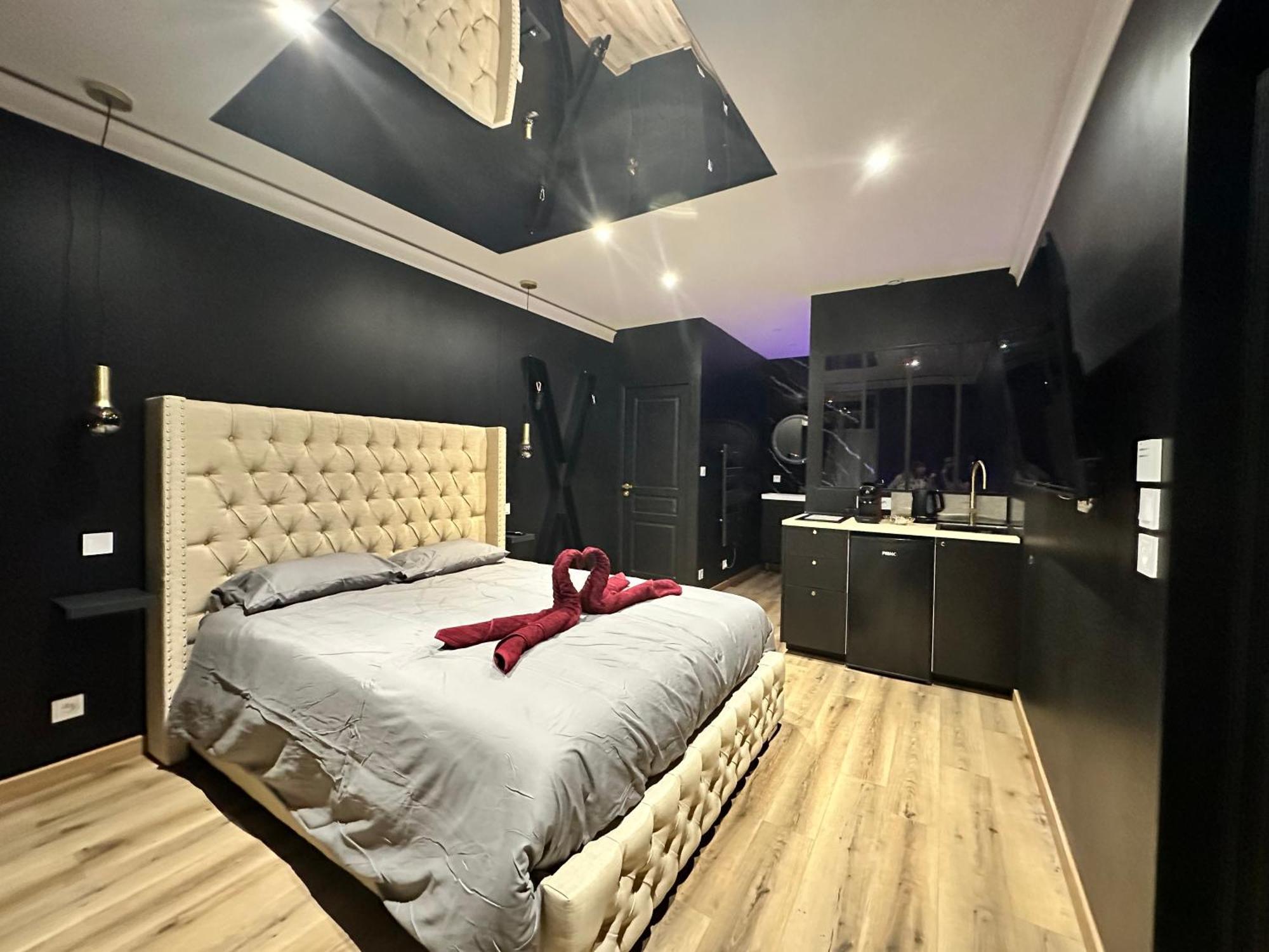 Dark Room Blois - Love Room Сен-Жерве-ла-Форе Экстерьер фото